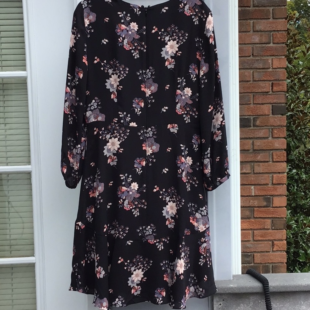 -Loft new Spring dress - Picture 2 of 2